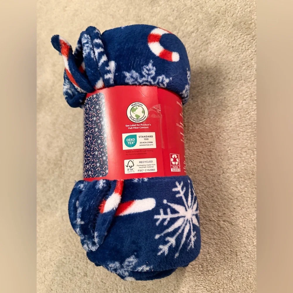 Holiday Time NWT Plush Throw Blanket